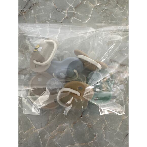 Tommee Tippee Anytime Pacifier, 18-36 Months - Picture 5 of 5